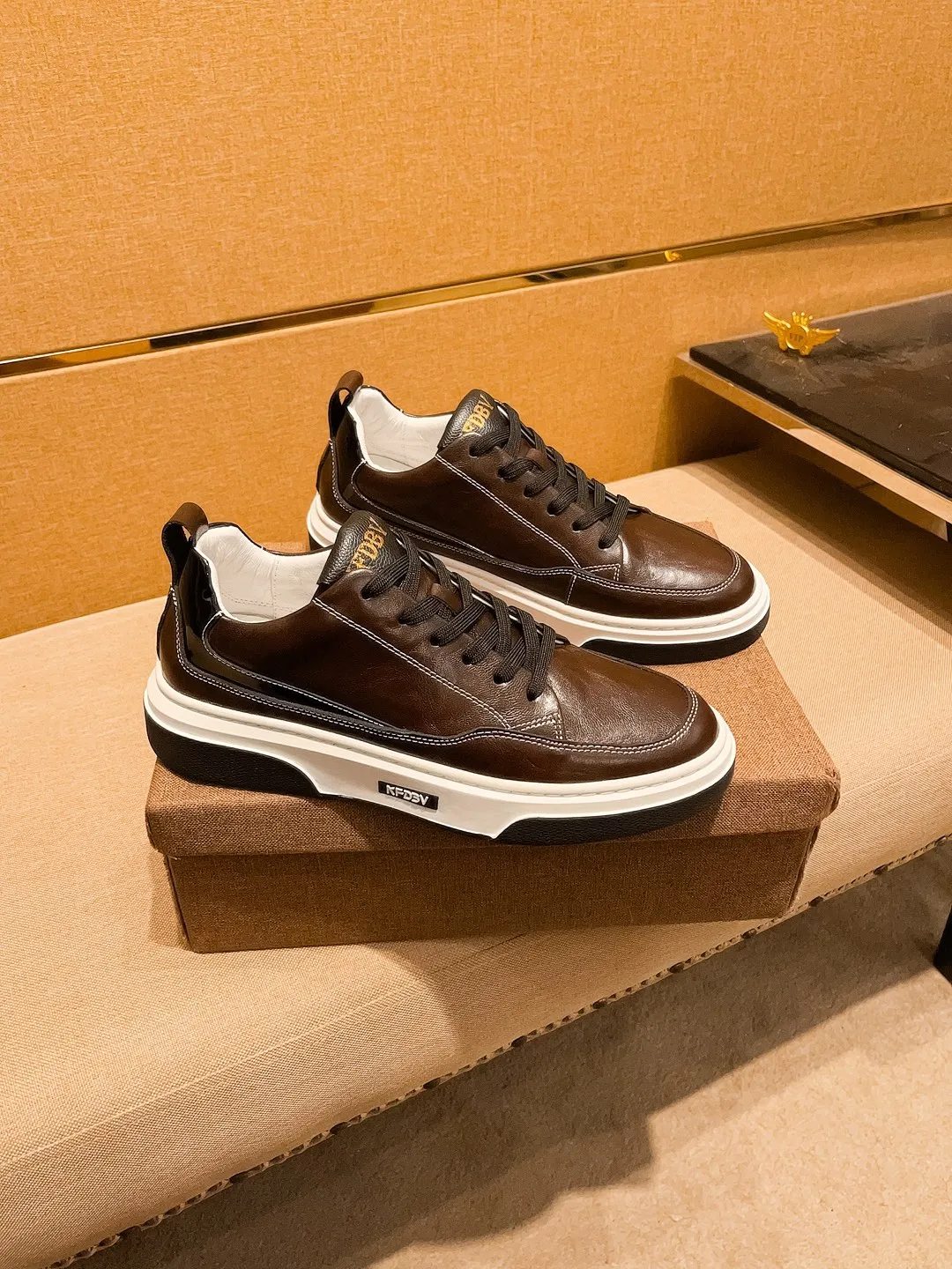 Men's shoes 💰 420💰【BV】🔥 High-end men's shoes brand official website 1:1 latest masterpiece: the upper is made of Italian imported first-layer cowhide with a comfortable and breathable lining➕original non-slip and wear-resistant outsole🔥, making walking more convenient and comfortable! An exclusive new model, a stunning work, a beautiful 1:1 replica [color] compared to the official quality! Create a fashionable personality to set off your uniqueness! A must-have for trendy men! Classic🔥Size: 38-44 Color: 🔥Multiple colors available🔥.